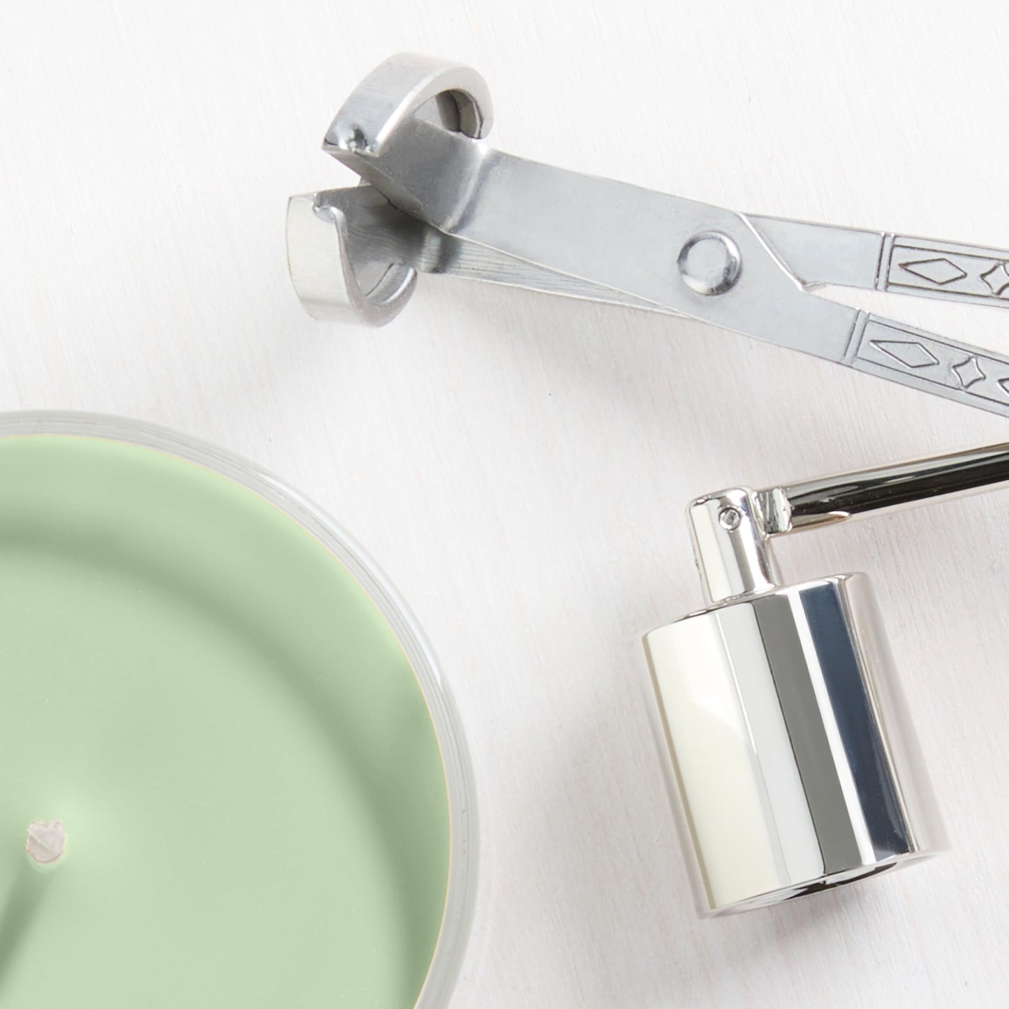 Yankee Candle Cliffside Sunrise, Scented Candle, 22oz Large Jar with up to 150 Hour Burn Time, Giftable