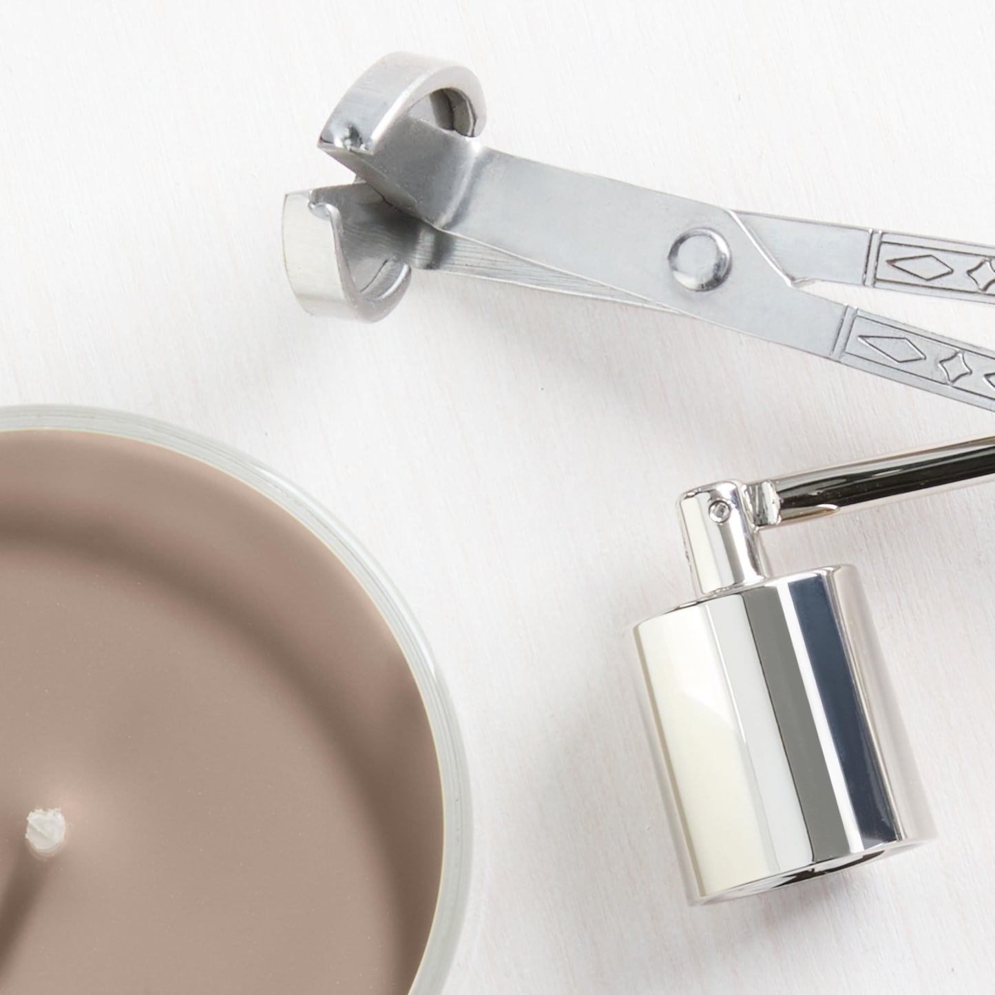 Yankee Candle Cliffside Sunrise, Scented Candle, 22oz Large Jar with up to 150 Hour Burn Time, Giftable