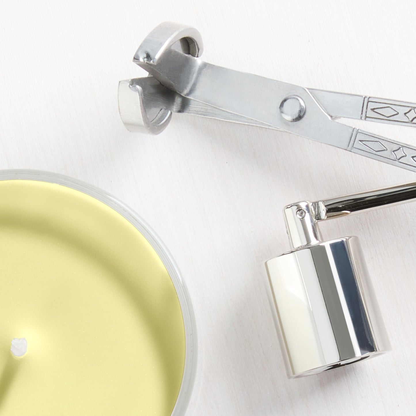 Yankee Candle Cliffside Sunrise, Scented Candle, 22oz Large Jar with up to 150 Hour Burn Time, Giftable