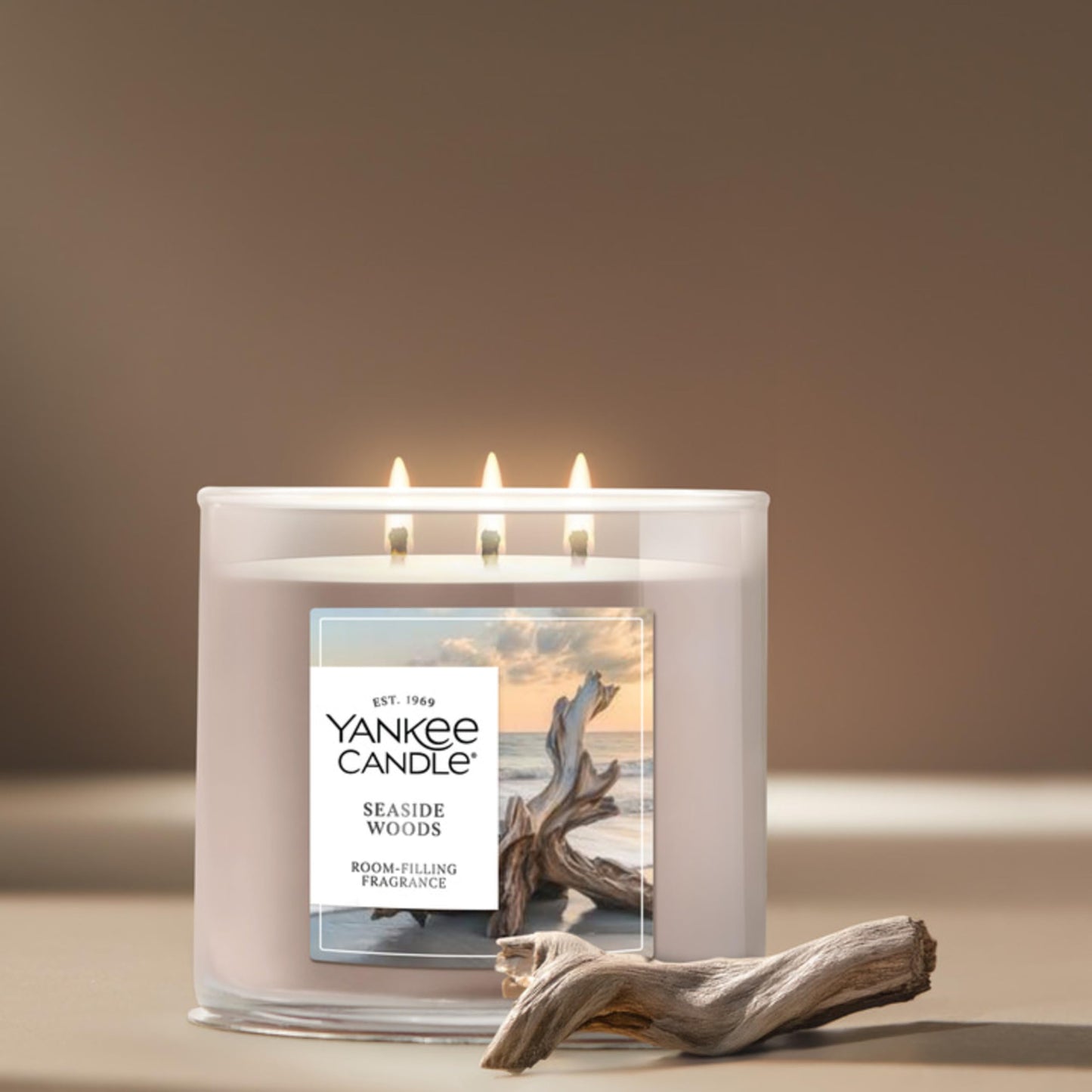 Yankee Candle Cliffside Sunrise, Scented Candle, 22oz Large Jar with up to 150 Hour Burn Time, Giftable