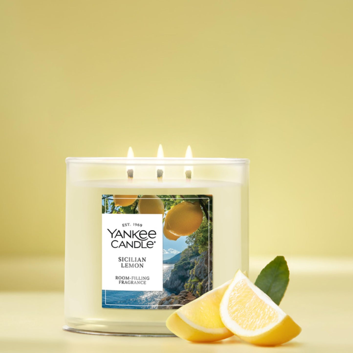 Yankee Candle Cliffside Sunrise, Scented Candle, 22oz Large Jar with up to 150 Hour Burn Time, Giftable